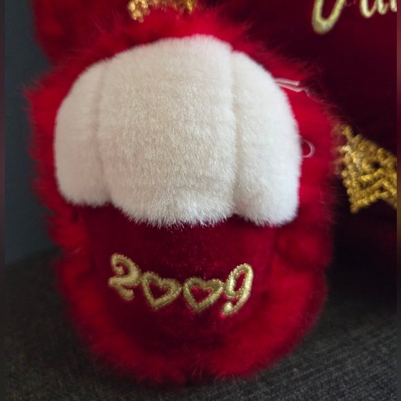 Dan Dee 2009 Collectible Valentine's Day Red Teddy Bear with Gold Heart. - Picture 7 of 7